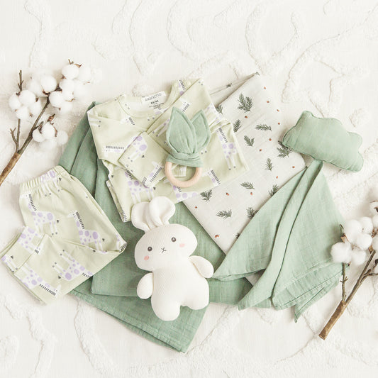 Baby Shower Gifts Luxury Baby Hamper Green Giraffe