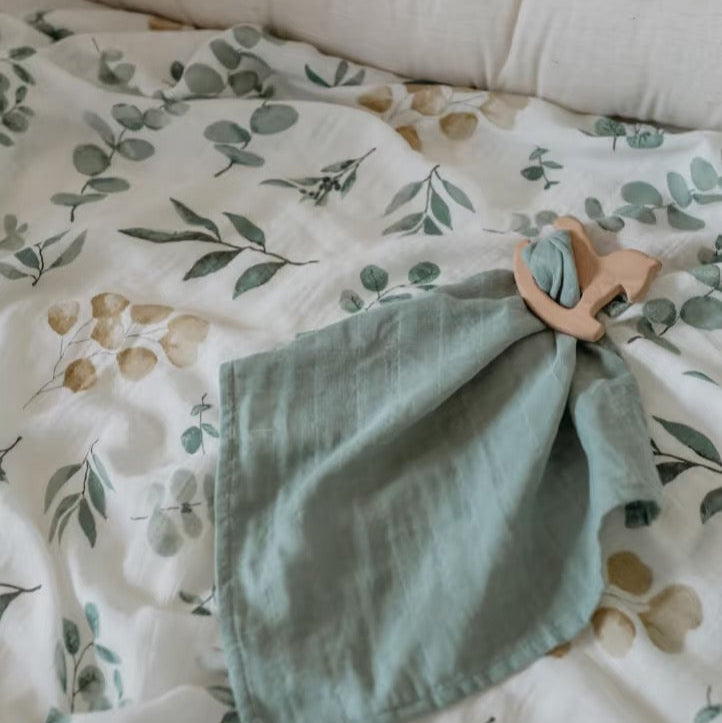 Angioletto Bamboo Muslin Blanket Green Leafs